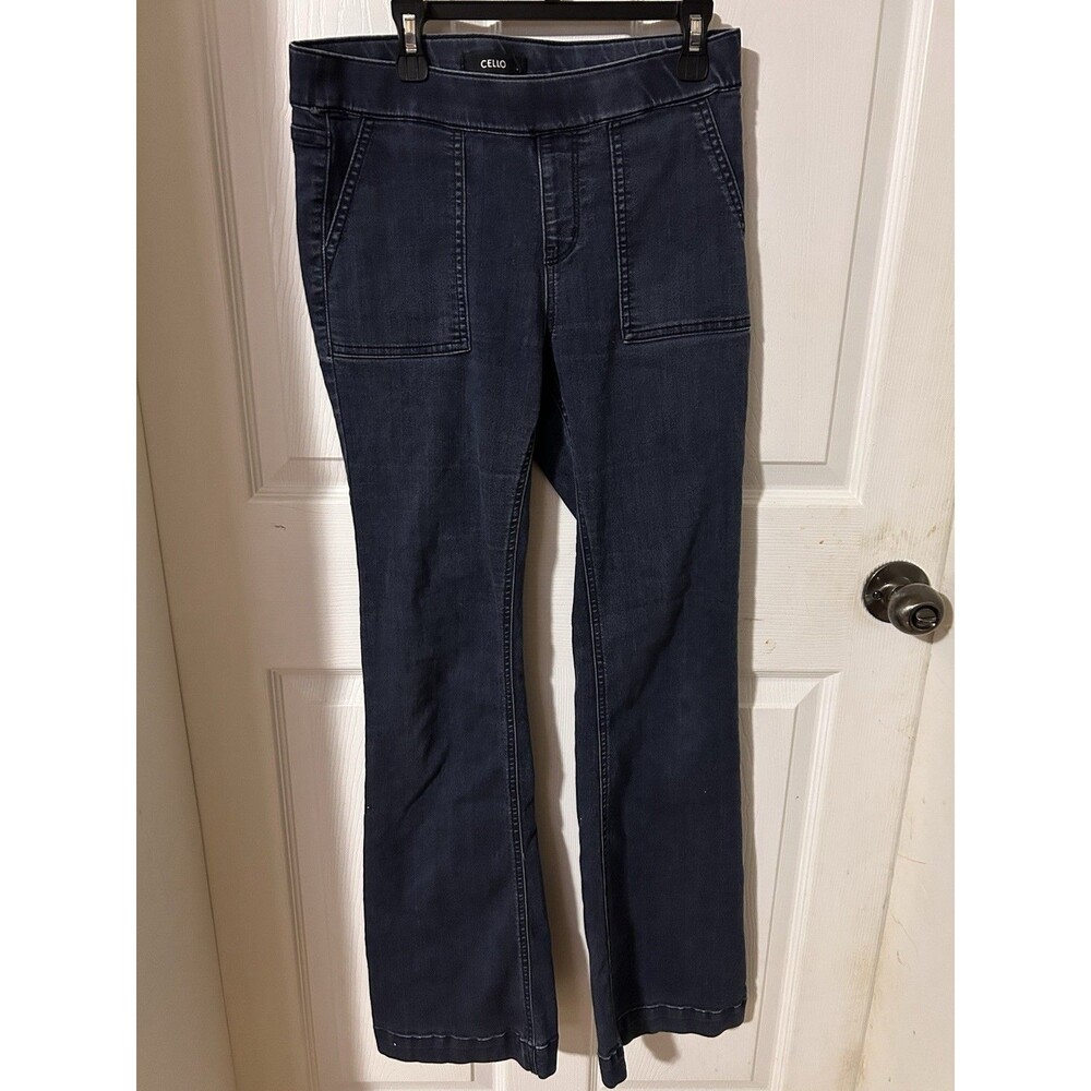 Cello Women’s Pull On Jeans Size Medium Flare Leg Dark Blue Wash